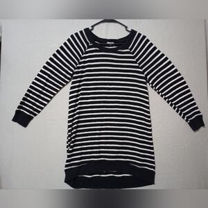 Eyeshadow Asymmetrical Stripped Top Blouse Crew Neck Sz L Black White Stretchy